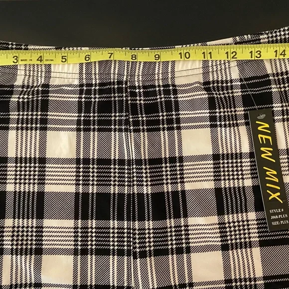 Woman’s Checked Leggings - Picture 3 of 5